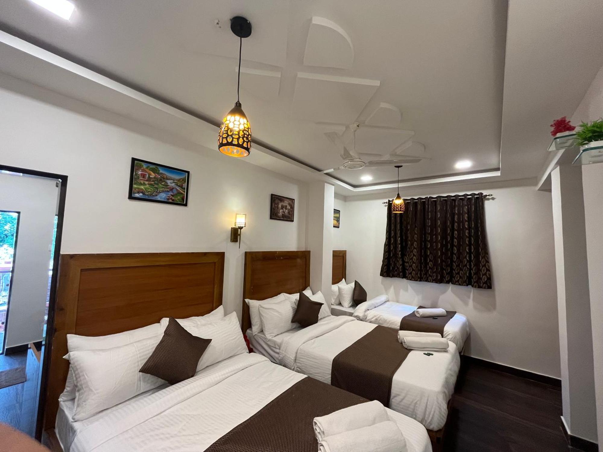 C P Cottage Resort Mahabaleshwar Exterior photo