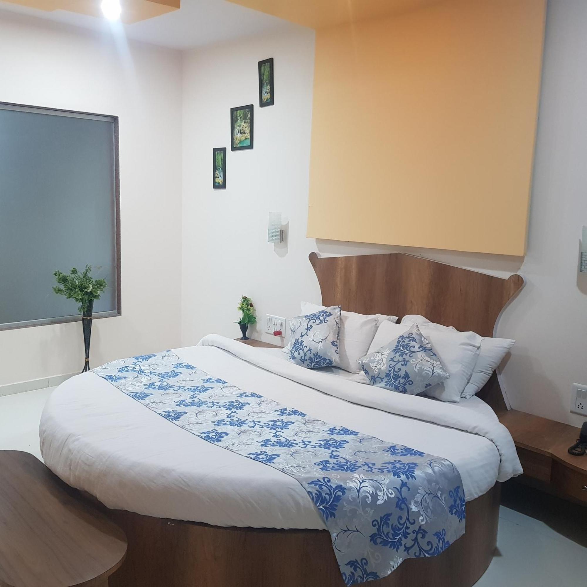 C P Cottage Resort Mahabaleshwar Exterior photo